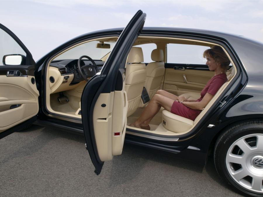  Volkswagen Phaeton Long 2002 года  (фото 8 из 9)